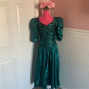 Emerald Green Satin with Lace Overlay Bodice 3/4 Sleeve Tea Length Dress size M